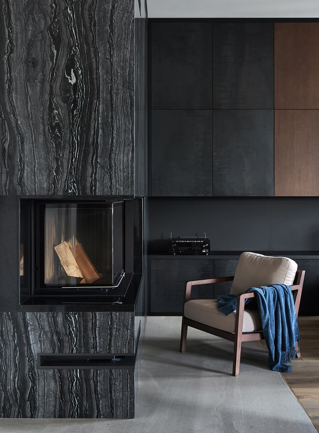 Квартира с камином в стиле эко-минимализм — проект архитектурного бюро Nikolai Bannikov Interiors