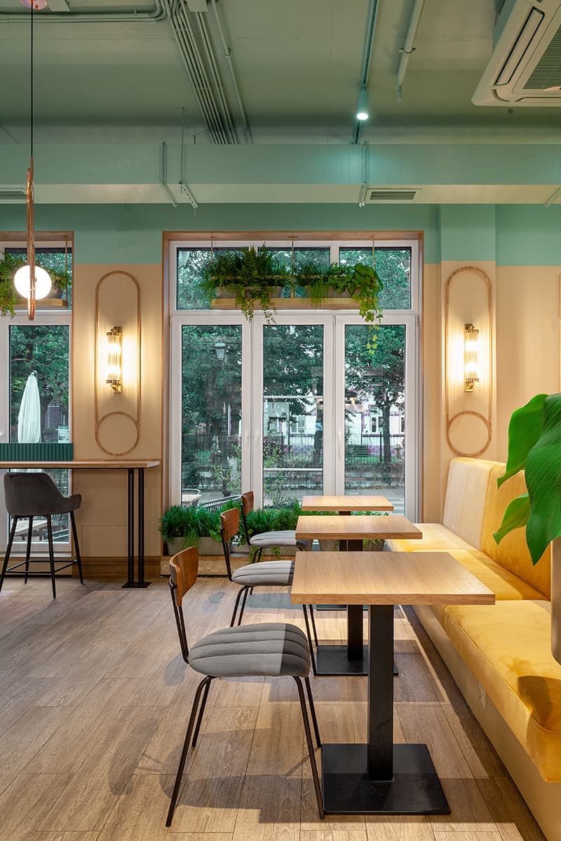 Яркое кафе в Зеленоградске — проект Shiba Design Bureau