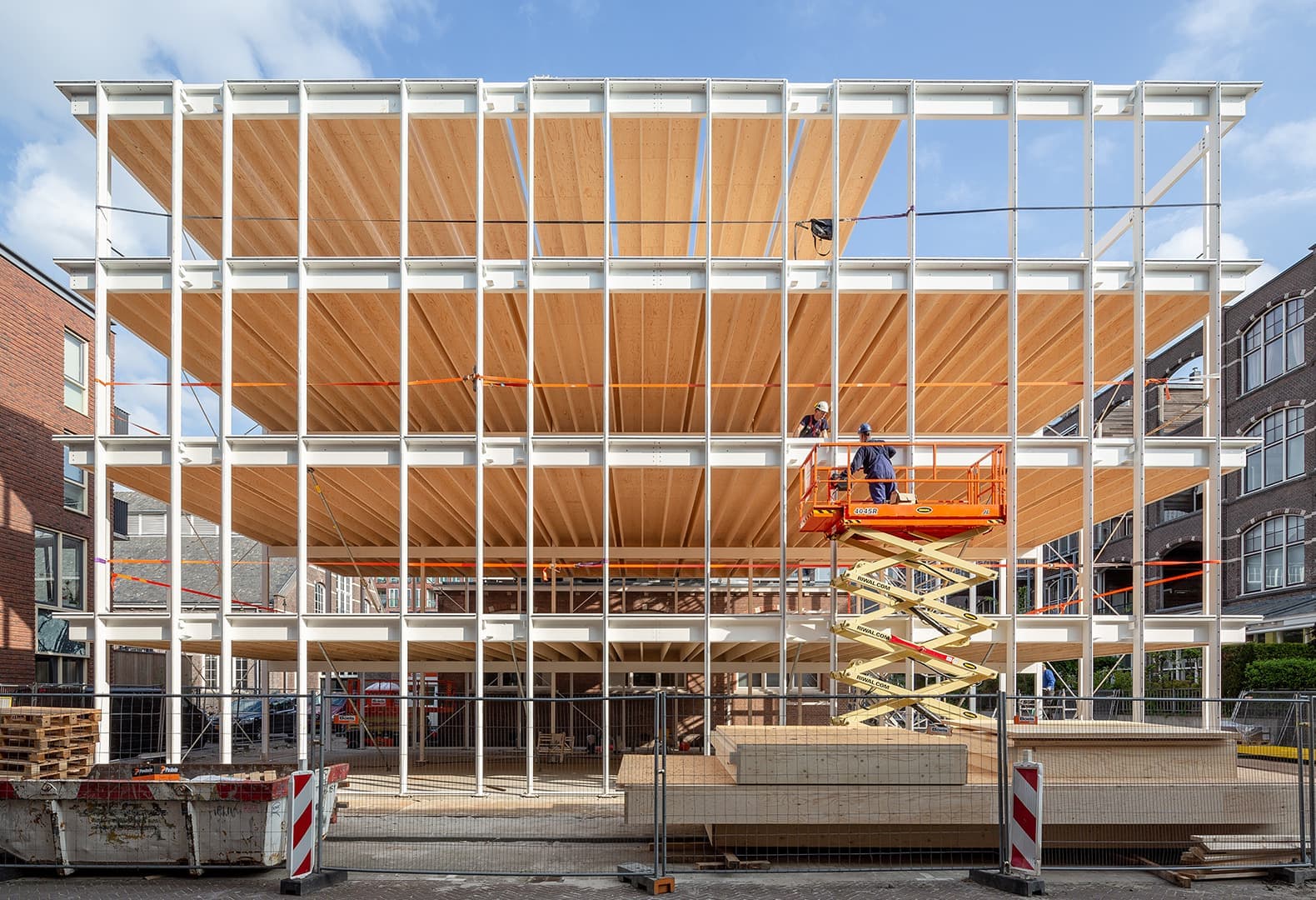 Циркулярный сборно-разборный офис cepezed. Фото: Lucas van der Wee