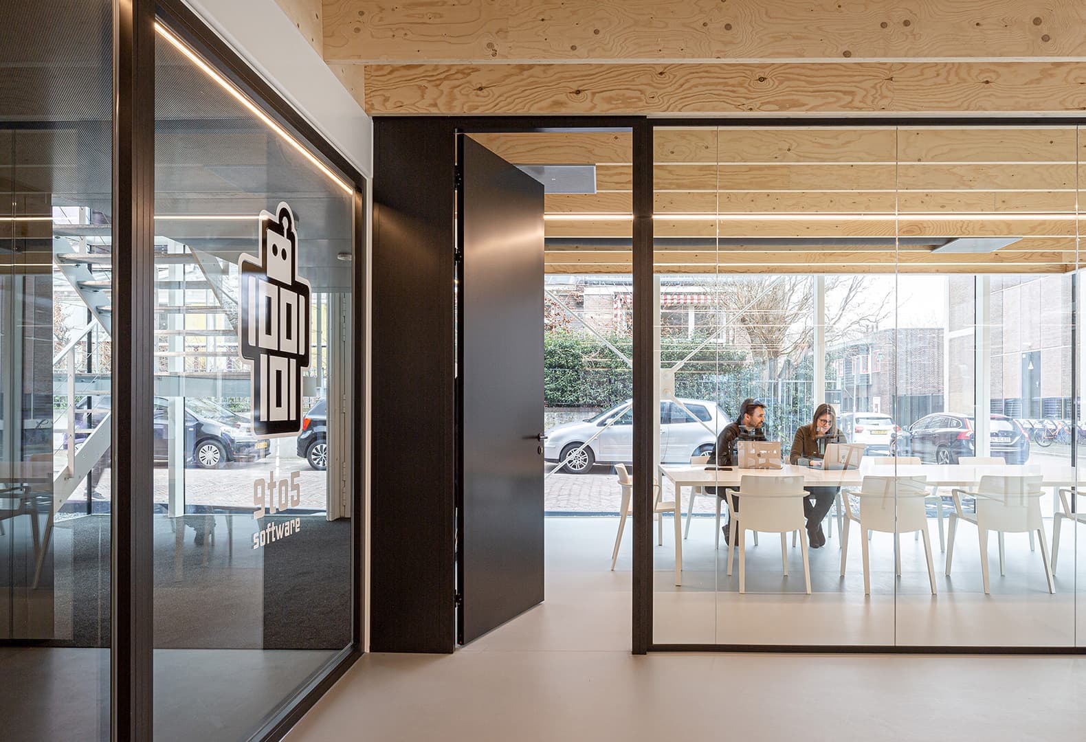 Циркулярный сборно-разборный офис cepezed. Фото: Lucas van der Wee