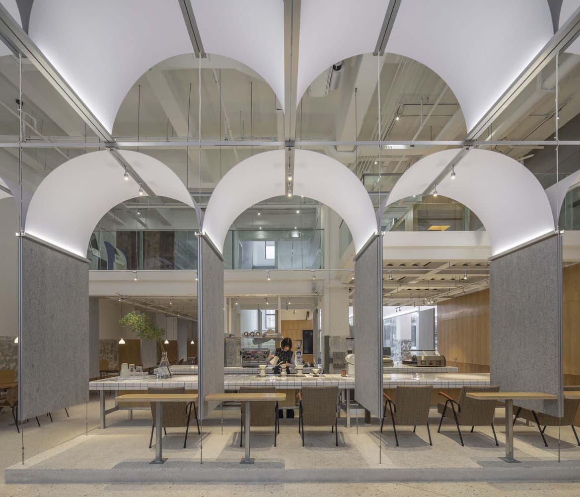 Заведение в Китае с двумя зонами для приготовления кофе — проект SpaceStation