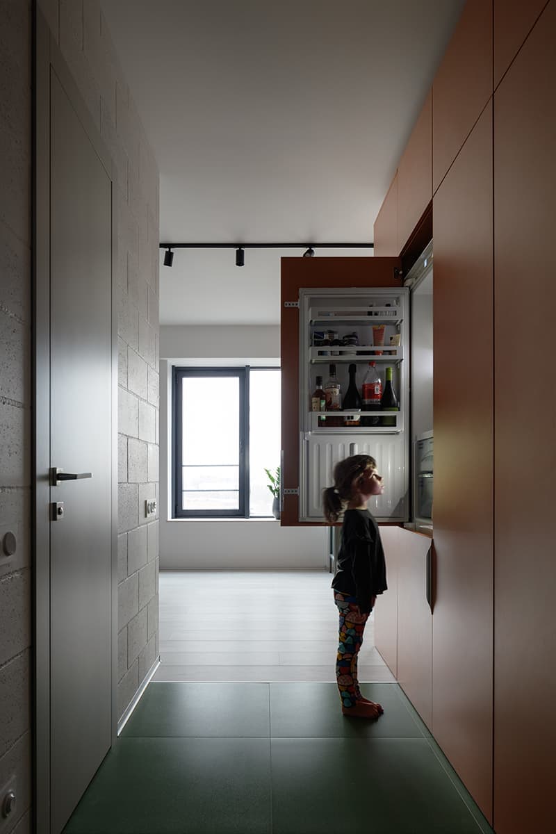 Московская квартира с многофункциональным мебельным кубом — проект DVEKATI