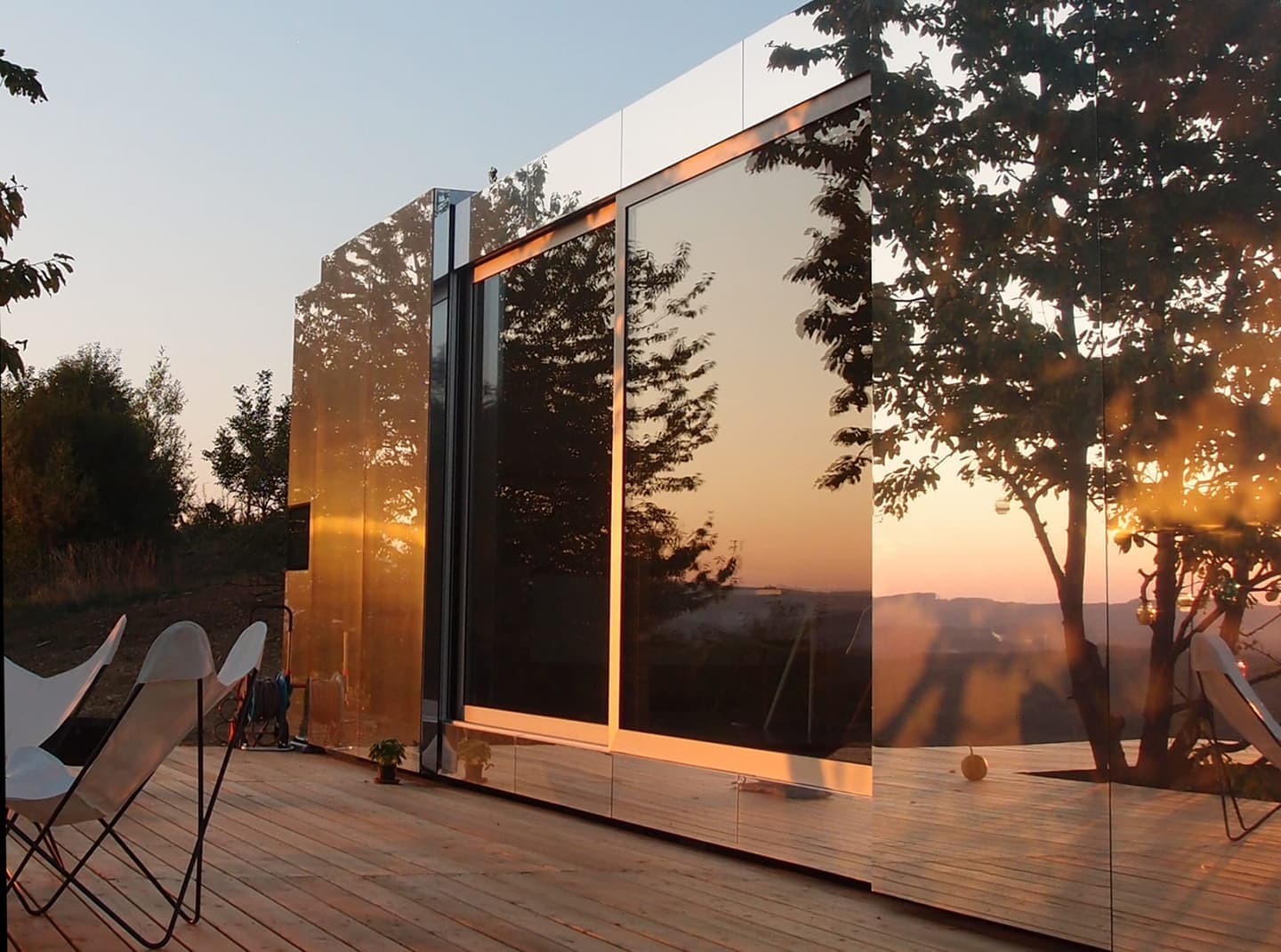 Зеркальный переносной дом — проект Delugan Meissl Associated Architects