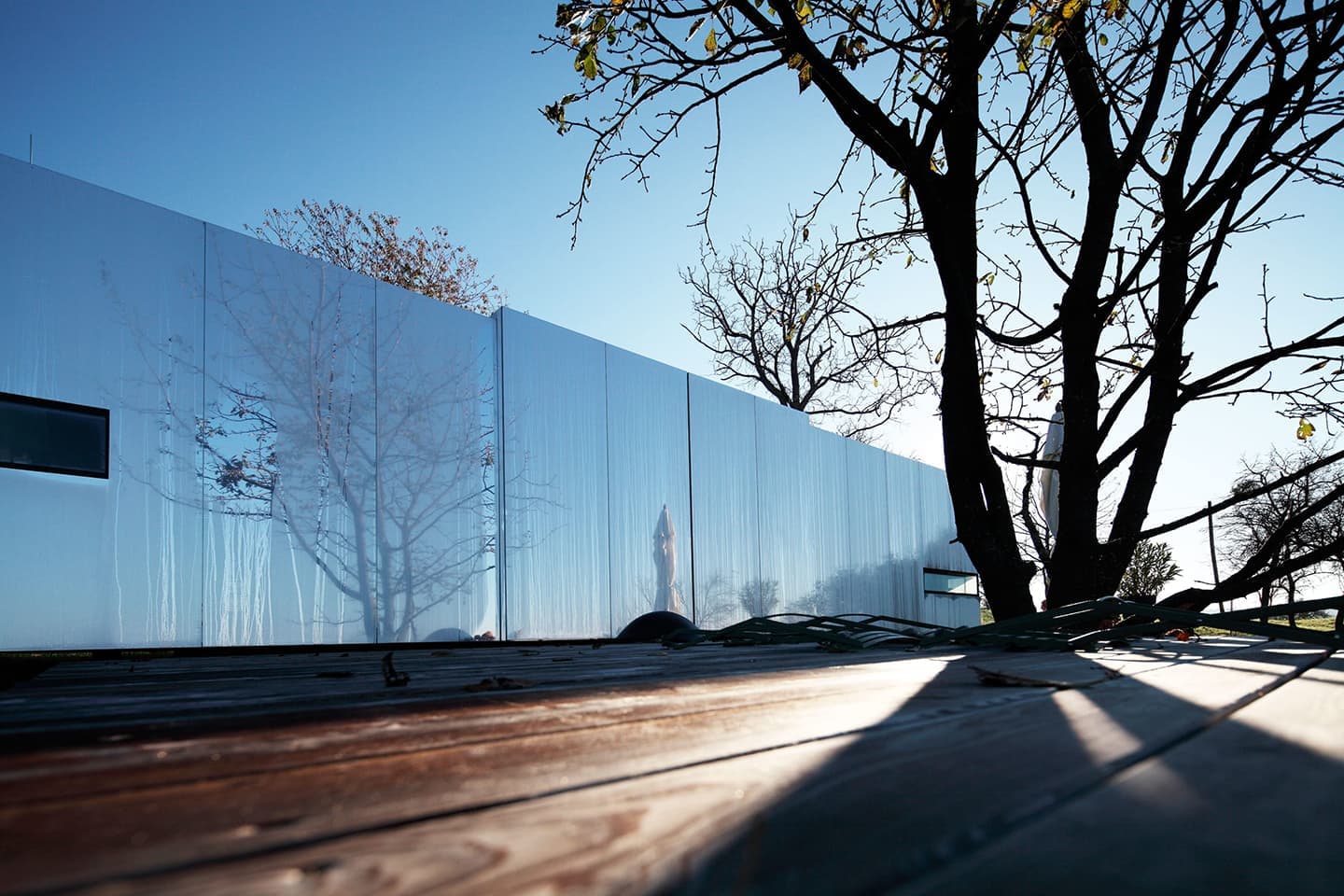 Зеркальный переносной дом — проект Delugan Meissl Associated Architects