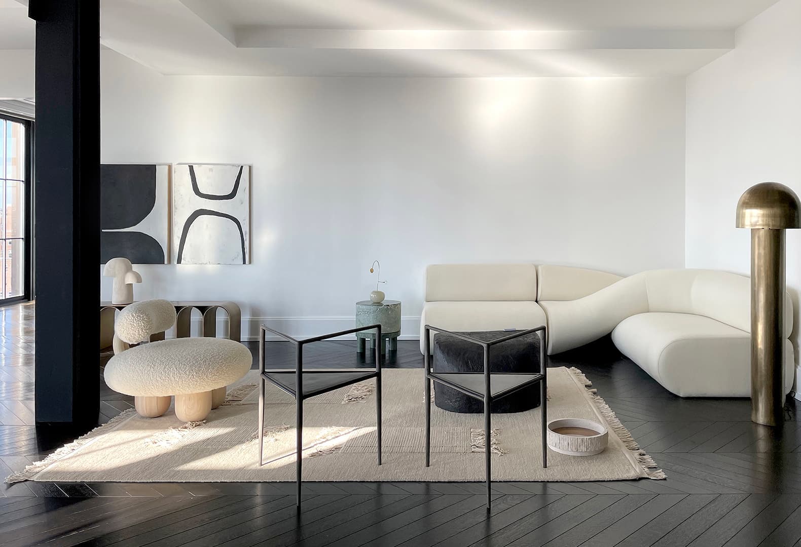 Выставка коллекционного дизайна Galerie Philia в Walker Tower