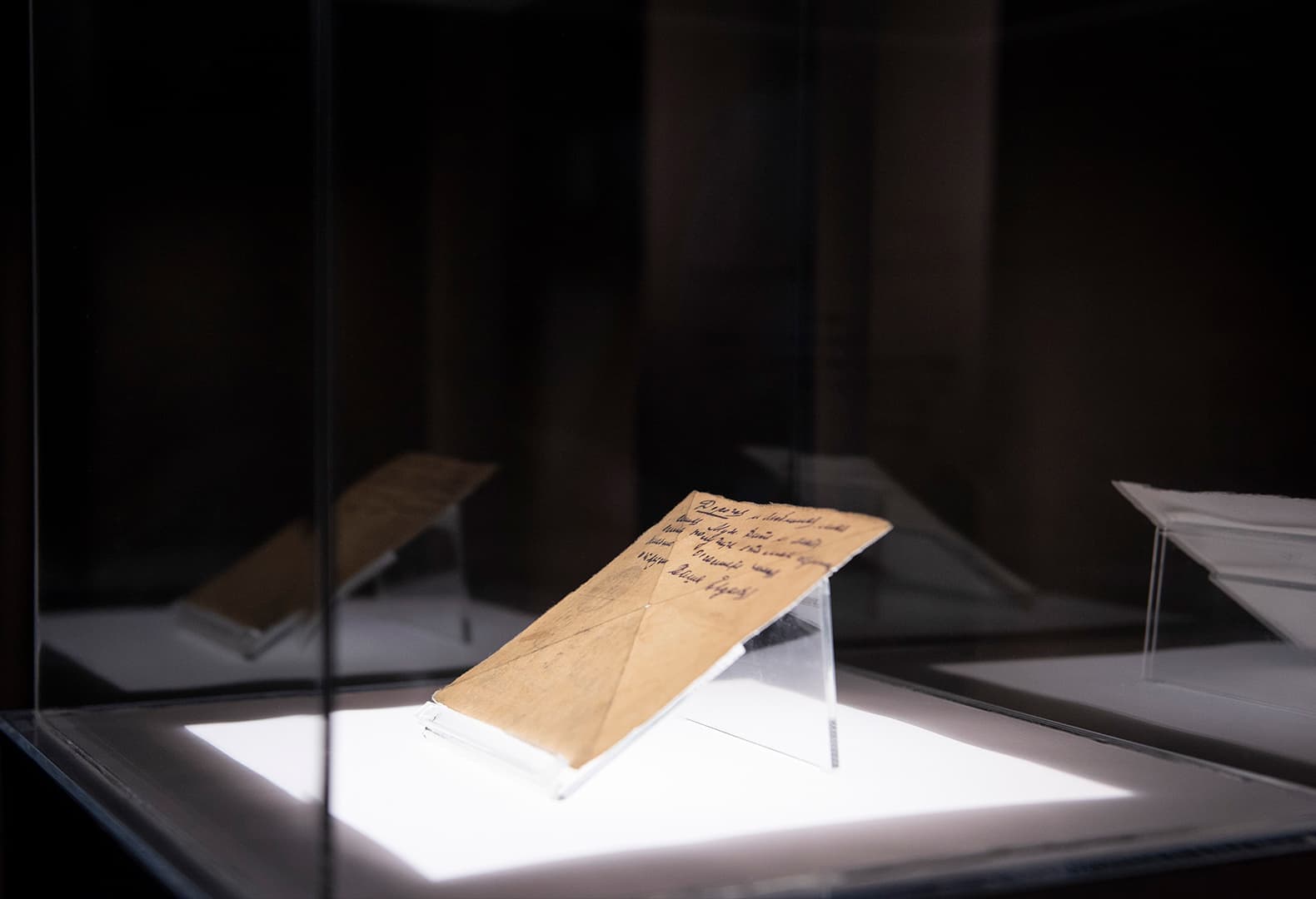 Выставка «0.8.5» в Музее истории ГУЛАГа, авторы – студенты первого потока курса «Экспозиционный дизайн», 2020