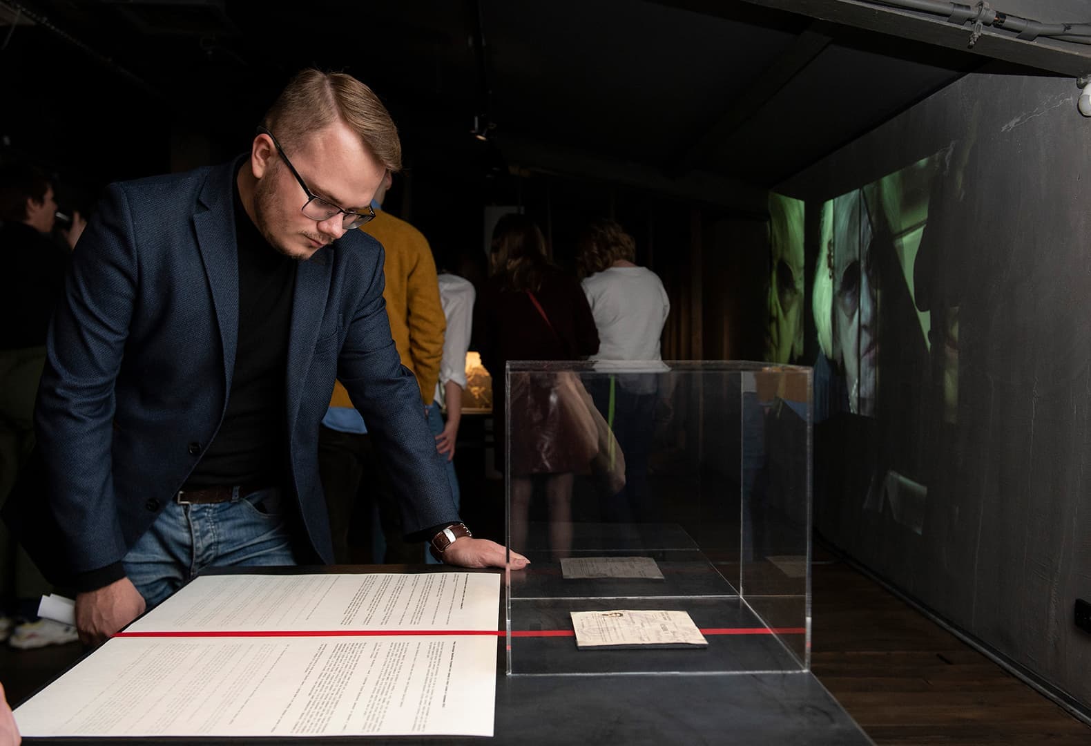 Эмоции и поведение зрителей на выставке «0.8.5» в Музее истории ГУЛАГа