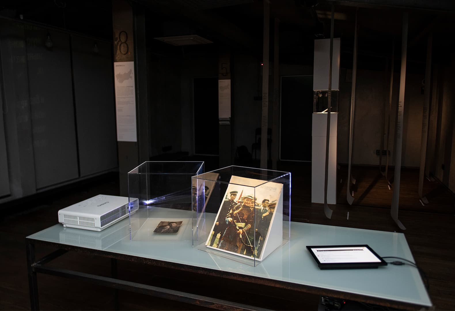 Выставка «0.8.5» в Музее истории ГУЛАГа, авторы – студенты первого потока курса «Экспозиционный дизайн», 2020