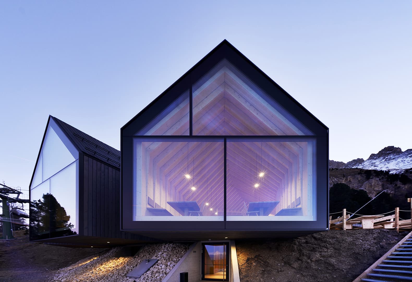 OBERHOLZ MOUNTAIN HUT. Фото: Oskar Da Riz, Jens Rüßmann