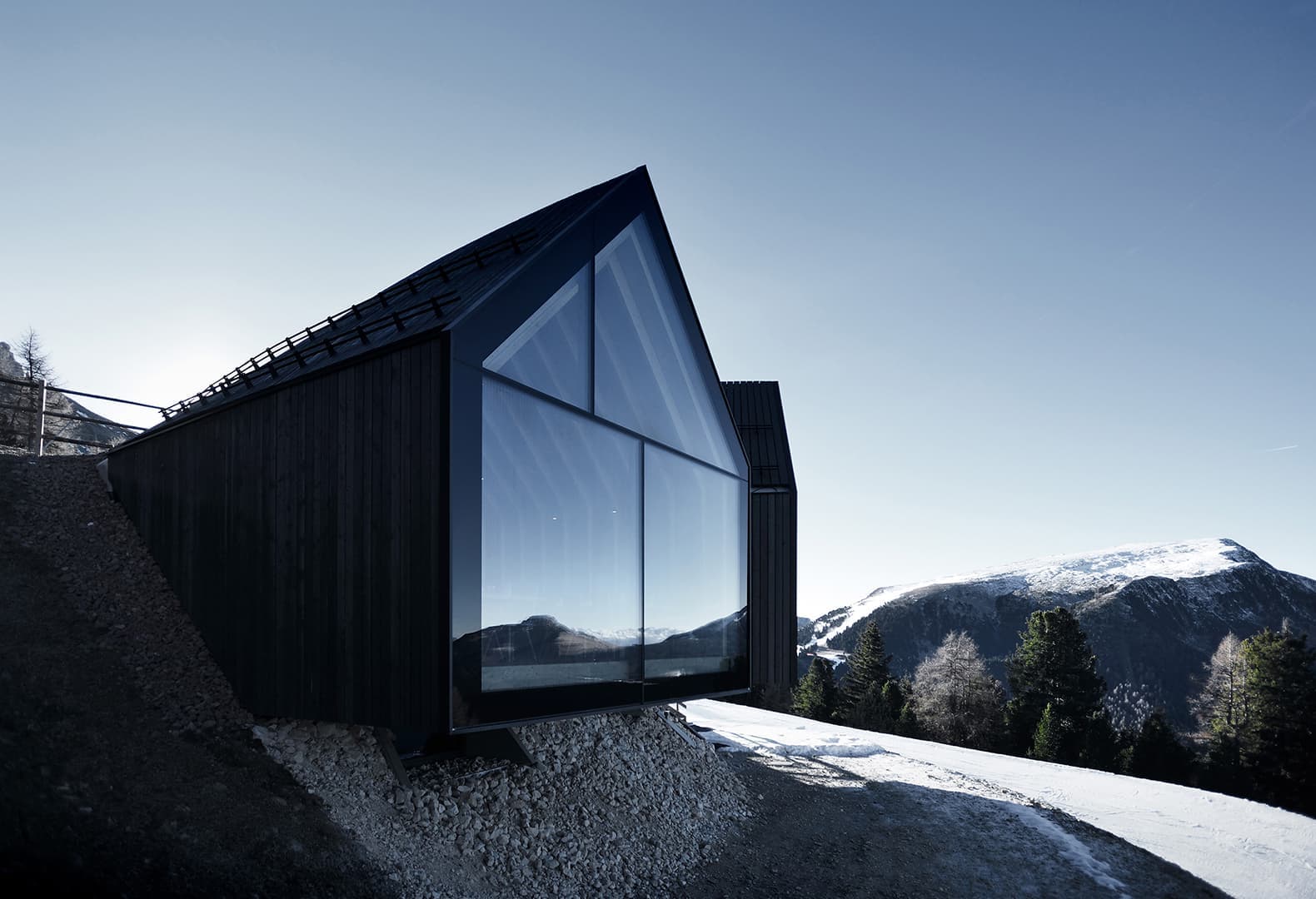 OBERHOLZ MOUNTAIN HUT. Фото: Oskar Da Riz, Jens Rüßmann