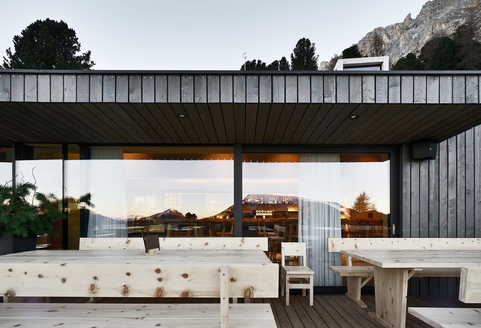 OBERHOLZ MOUNTAIN HUT. Фото: Oskar Da Riz, Jens Rüßmann