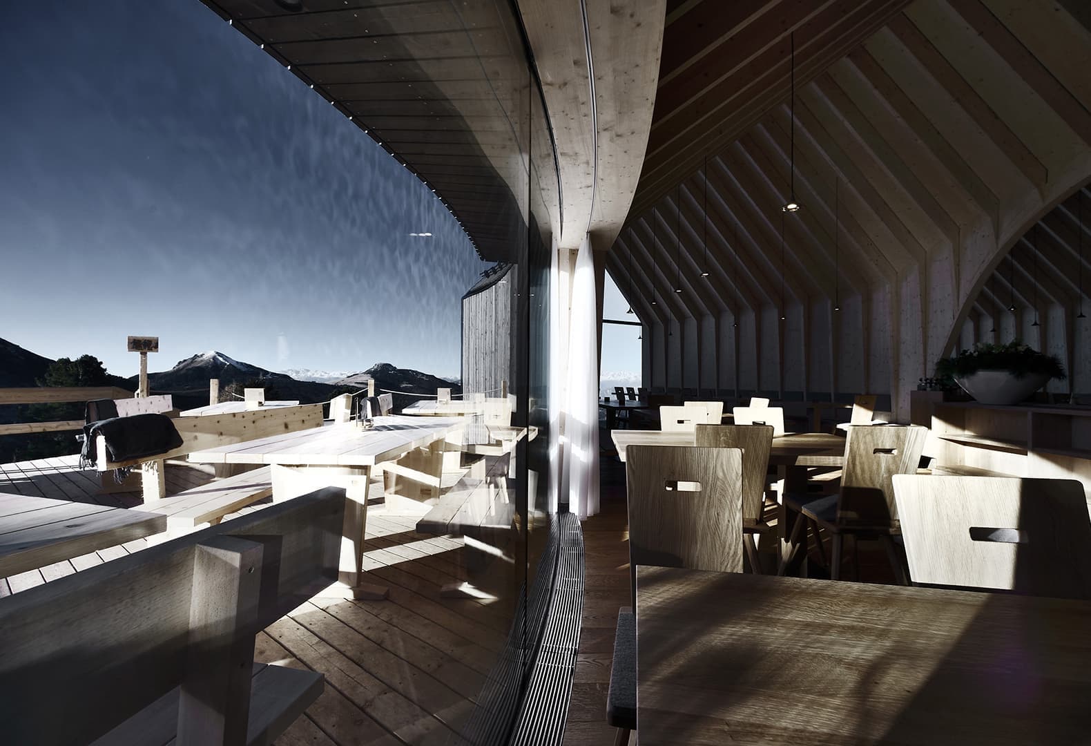 OBERHOLZ MOUNTAIN HUT. Фото: Oskar Da Riz, Jens Rüßmann