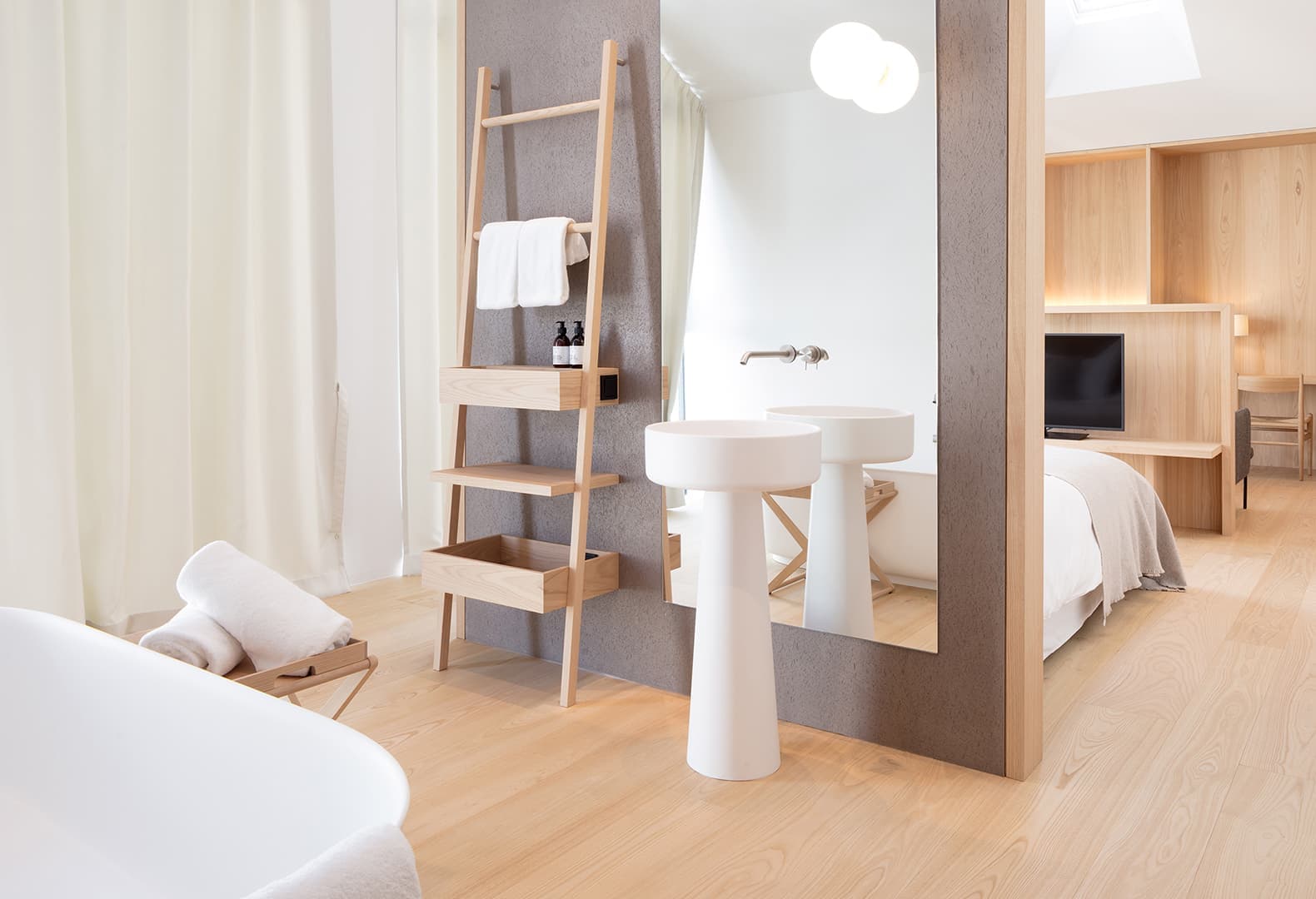 HOTEL SCHGAGULER. Фото: Oskar Da Riz, Martin Schgaguler