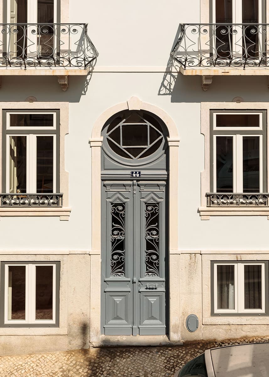 Реставрация десятиквартирного дома в Лиссабоне – проект rar.studio