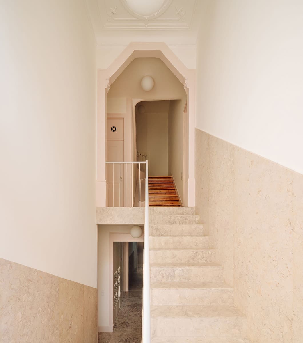 Реставрация десятиквартирного дома в Лиссабоне – проект rar.studio