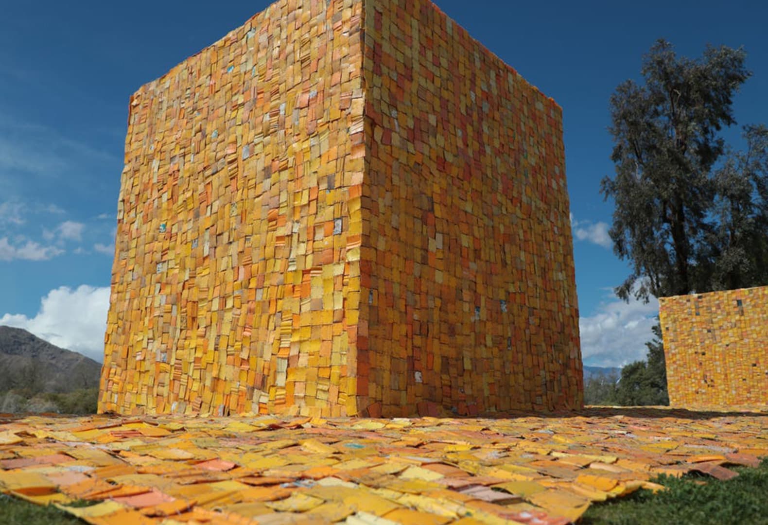 Desert X 2021. Serge Attukwei Clottey, The Wishing Well