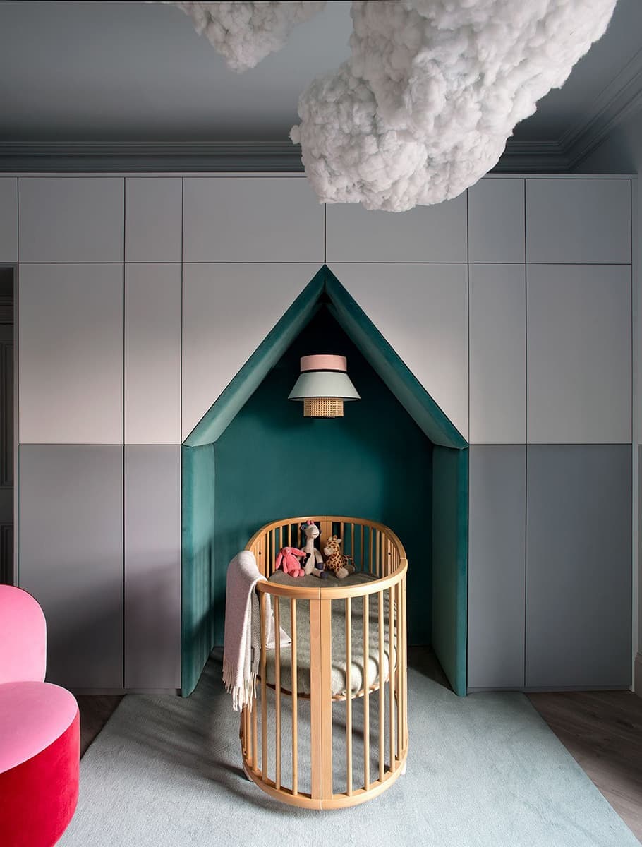 Интерьер с необычными решениями для молодой пары в историческом поместье – проект дизайнера Рошин Лафферти