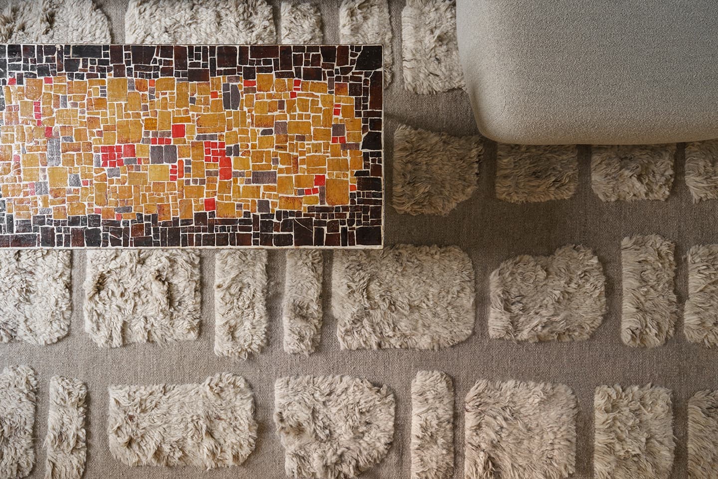 Квартира в Варшаве с дизайнерскими деталями пражского метро – проект студии Loft Kolasiński