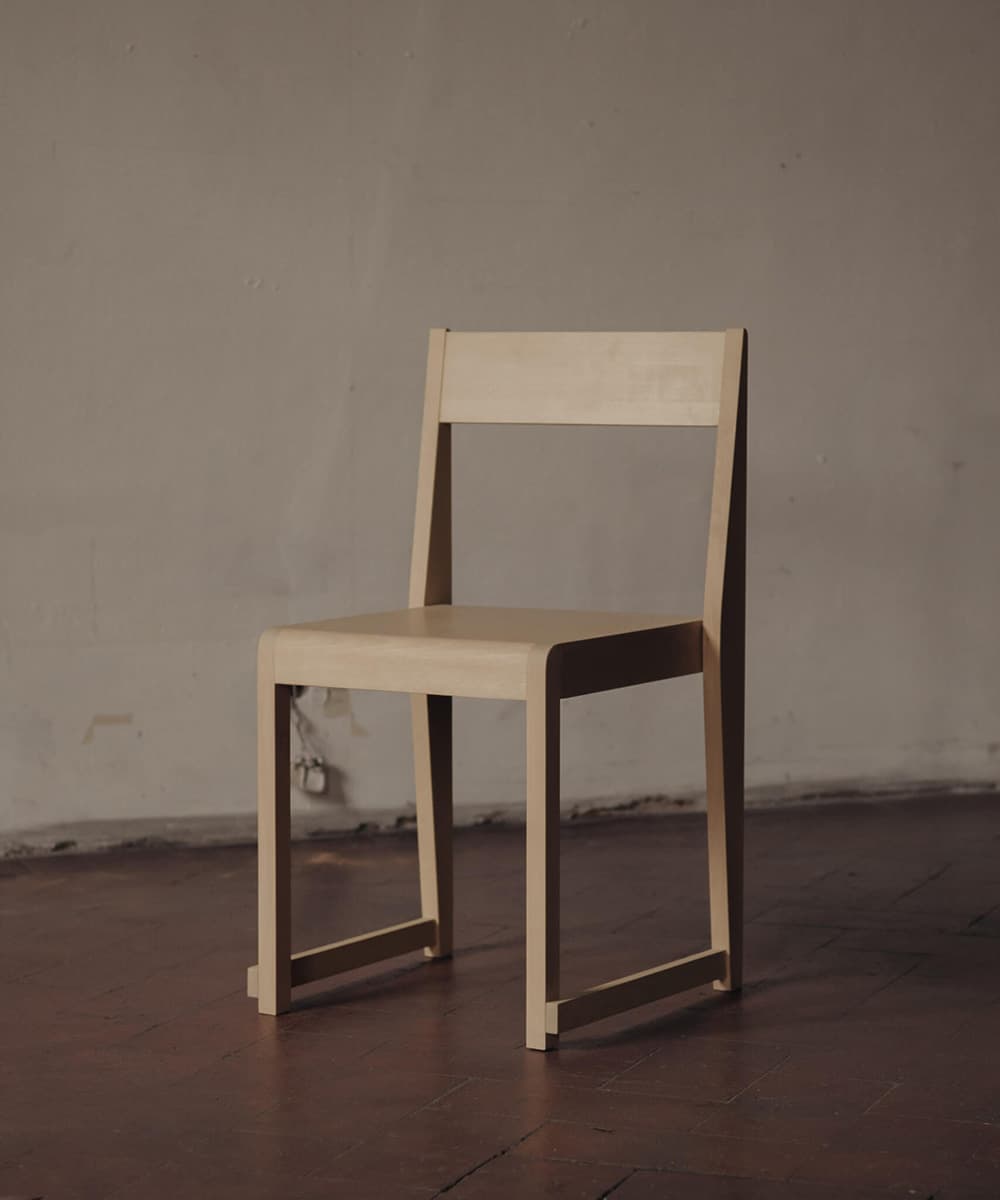 Numeroventi: Frama, 01 Chair