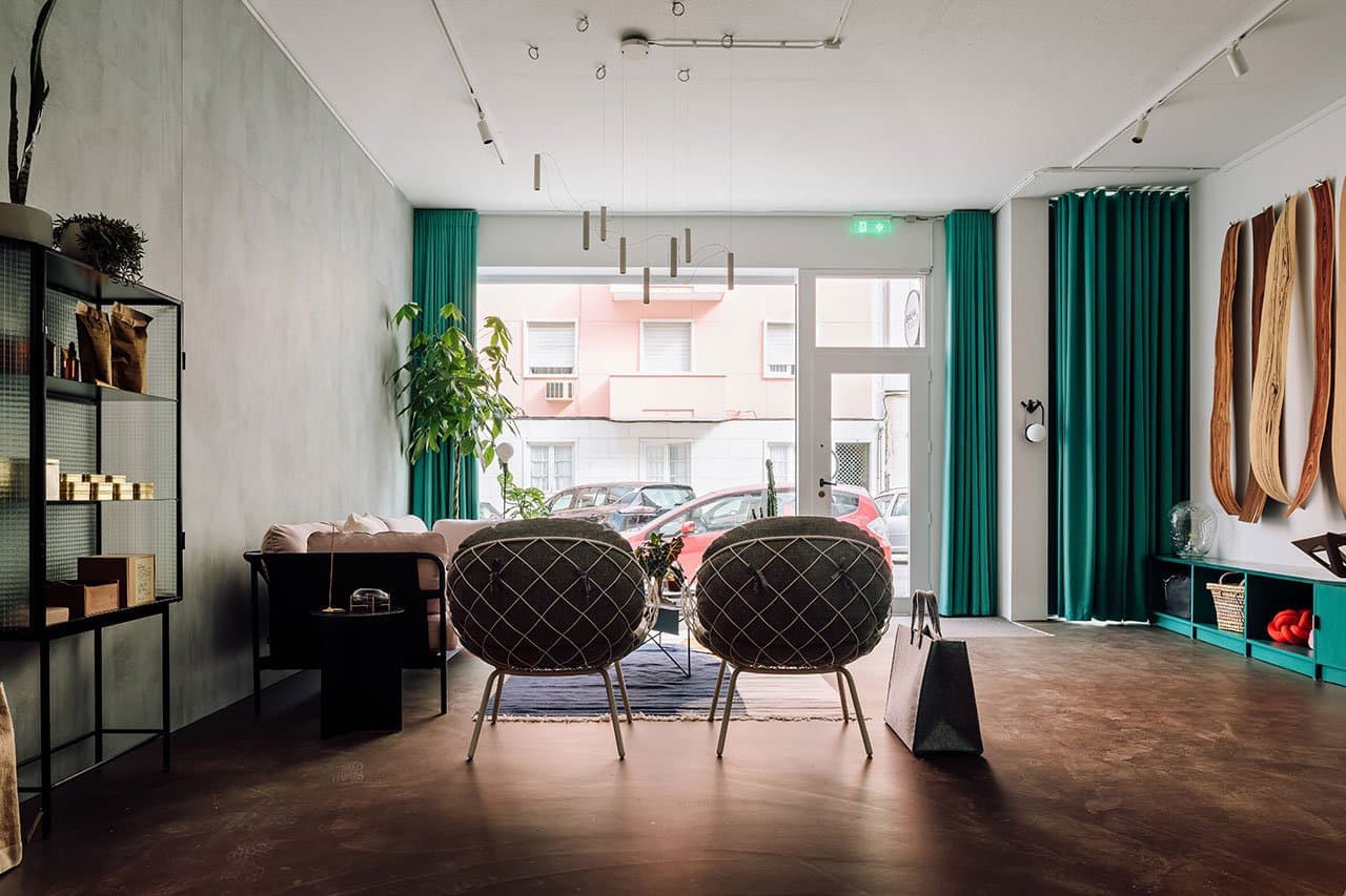 Магазин дизайнерских товаров и творческая лаборатория под одной крышей – проект архитектора Педру Кампоса Кошты