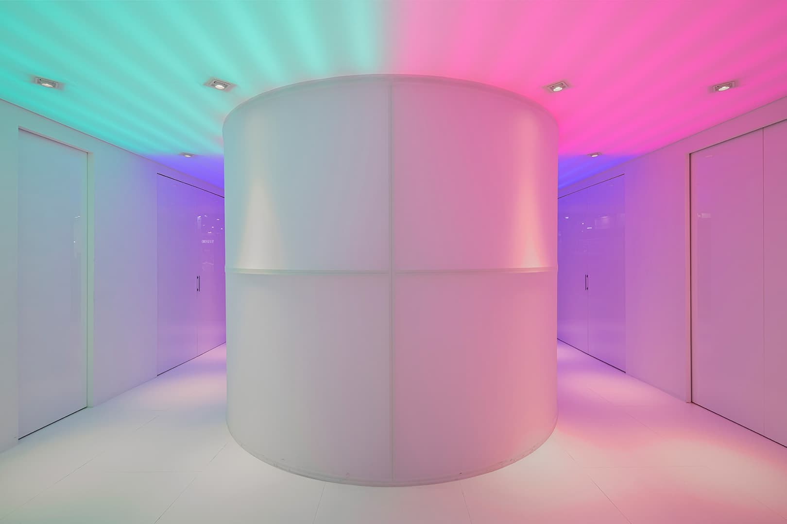 Влад Обласов: «Свет как инструмент для работы с ощущениями человека»