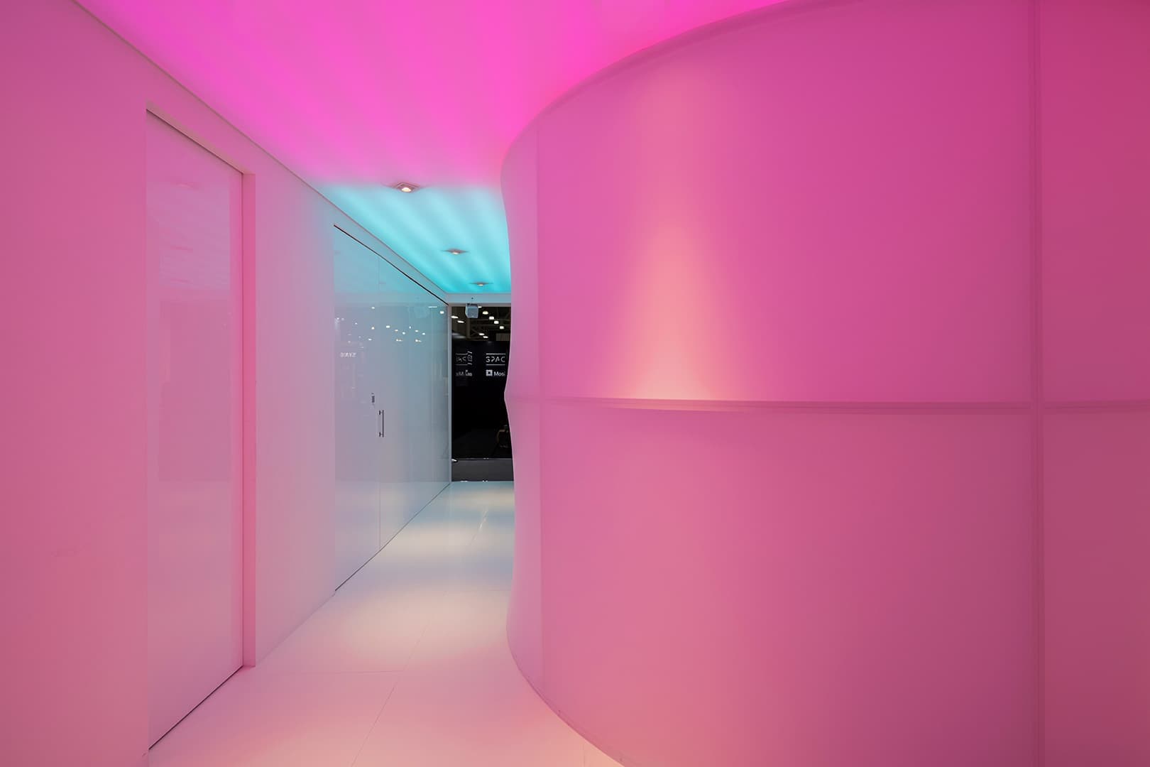 Влад Обласов: «Свет как инструмент для работы с ощущениями человека»