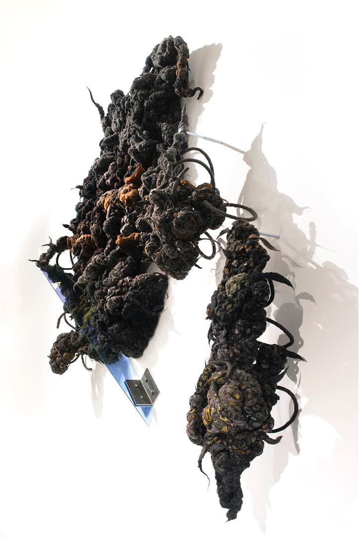 Настенная скульптура A Sculpted Mess, Дана Барнс, США, 2020. Фото: Dan Root