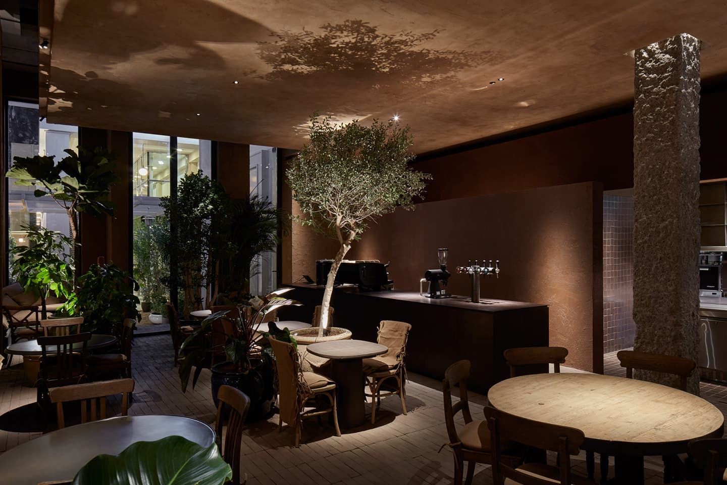 Заведение с терракотовыми оттенками в интерьере – проект BONE