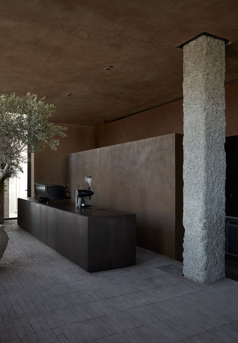 Заведение с терракотовыми оттенками в интерьере – проект BONE