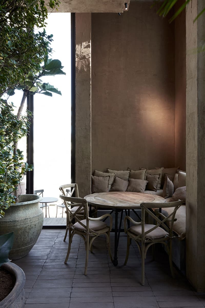 Заведение с терракотовыми оттенками в интерьере – проект BONE