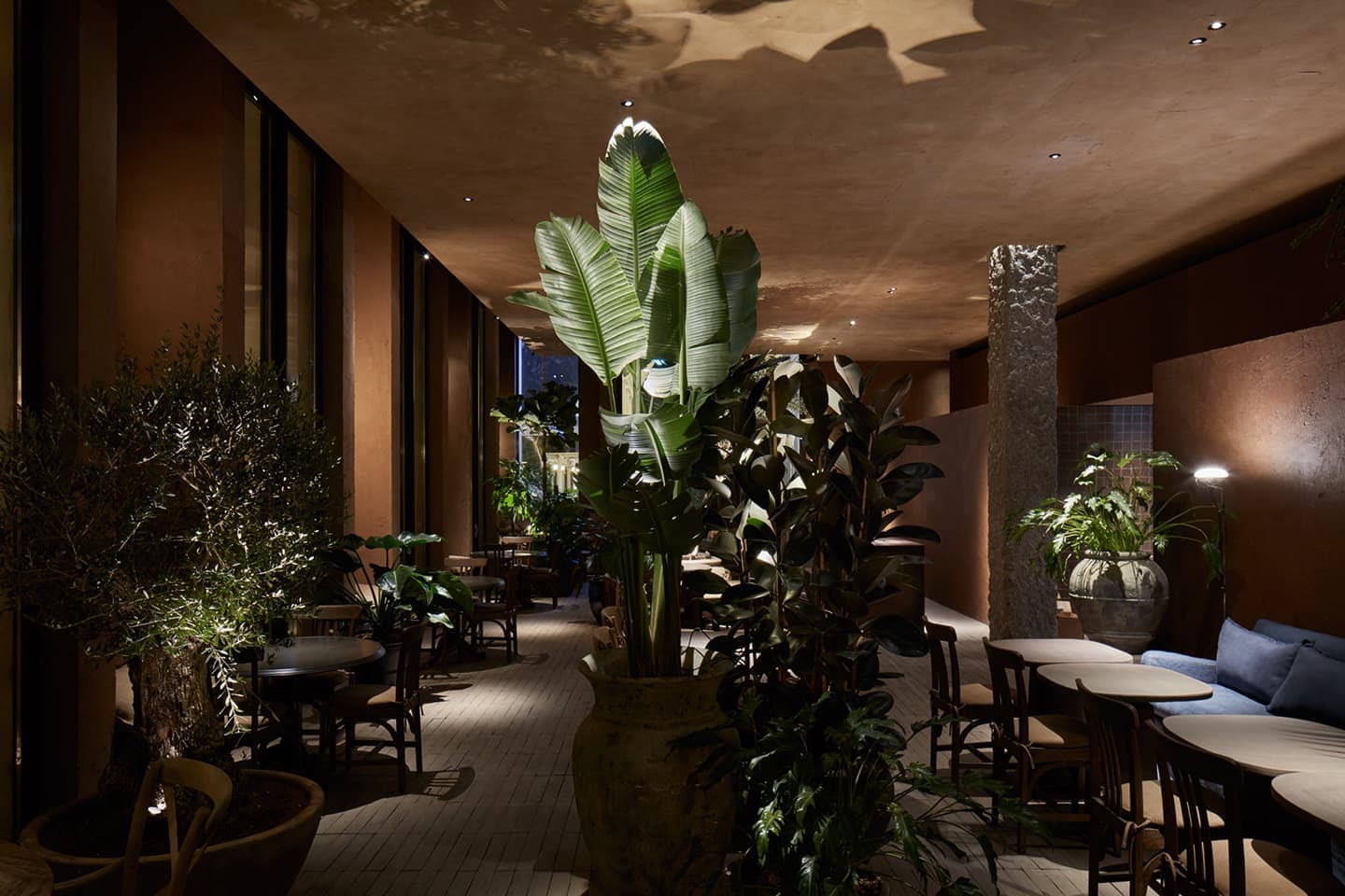 Заведение с терракотовыми оттенками в интерьере – проект BONE