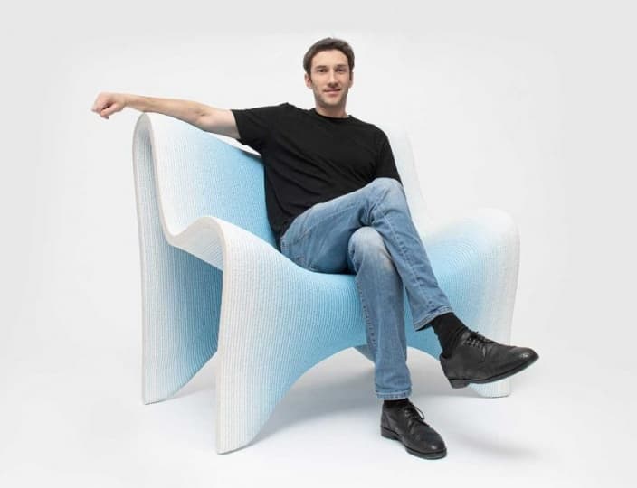 Филипп Адуатц создал напечатанные на 3D-принтере кресла и вазы из бетона Филипп Адуатц создал напечатанные на 3D-принтере кресла и вазы из бетона
