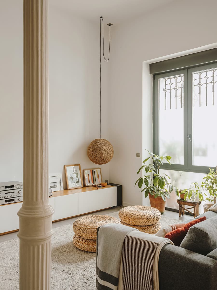 Отреставрированная квартира с четырехметровыми потолками – проект студии Iglesias-Hamelin Arquitectos