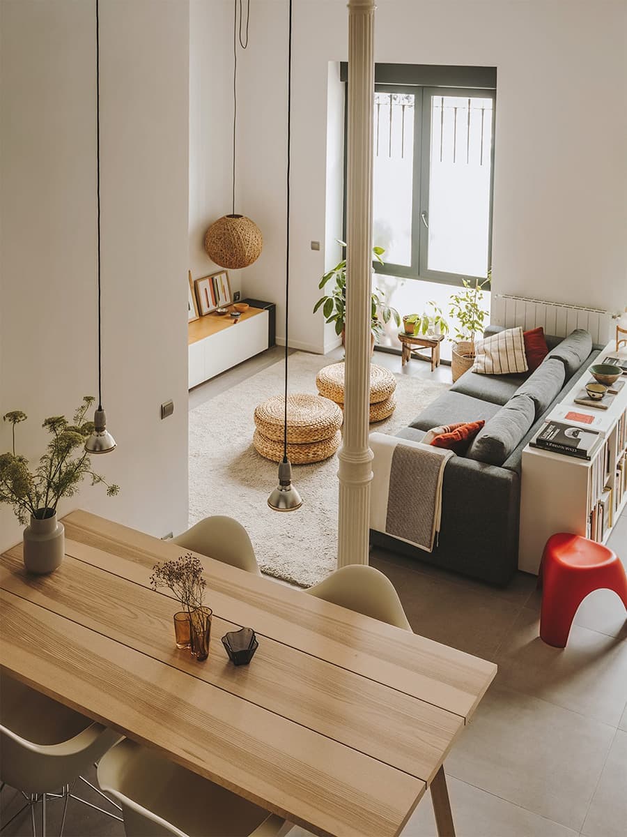 Отреставрированная квартира с четырехметровыми потолками – проект студии Iglesias-Hamelin Arquitectos