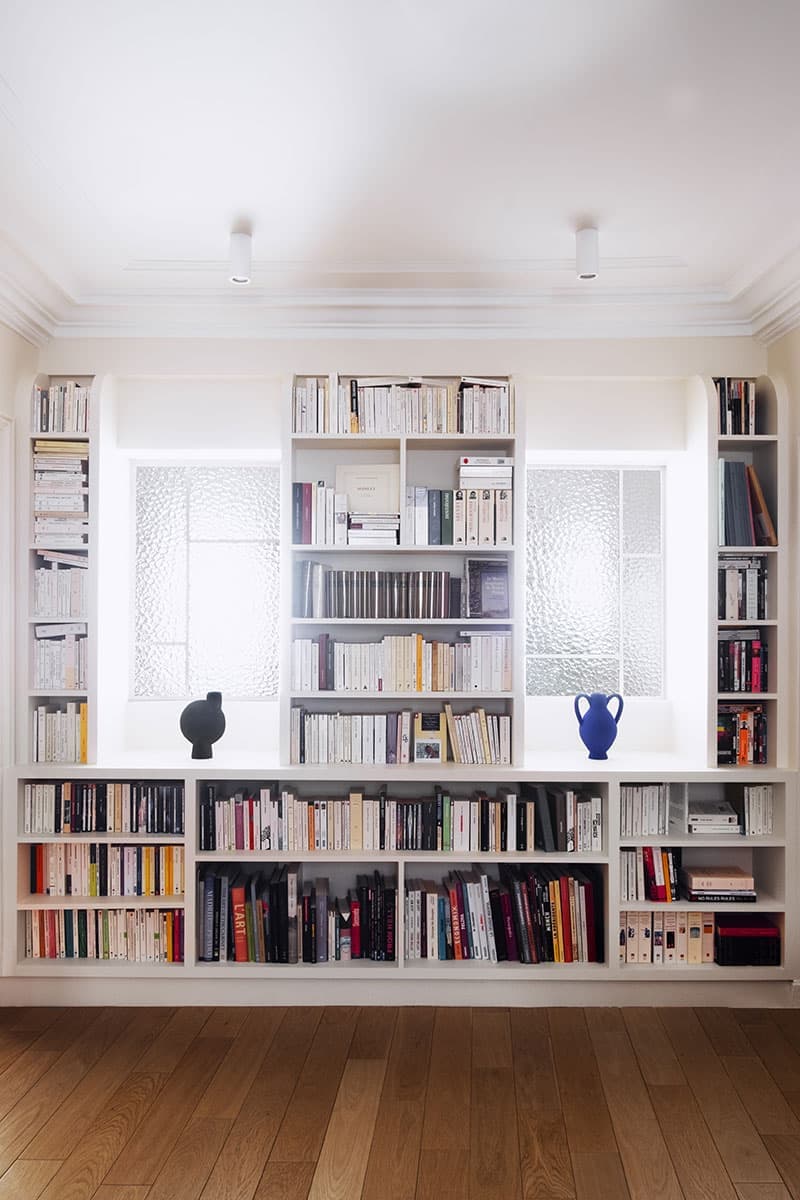 Монохромная квартира в Париже – проект студии Martin Massé