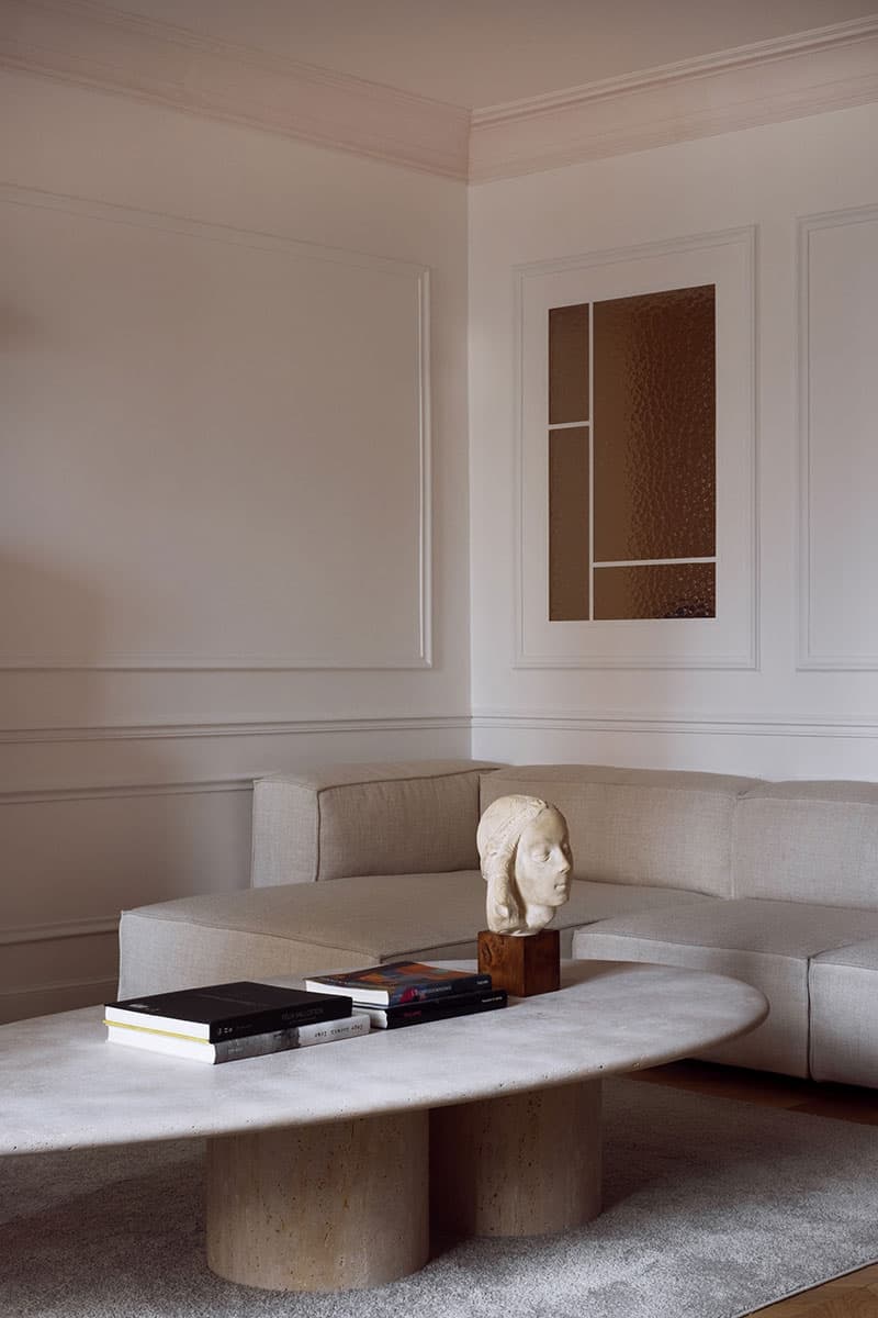 Монохромная квартира в Париже – проект студии Martin Massé