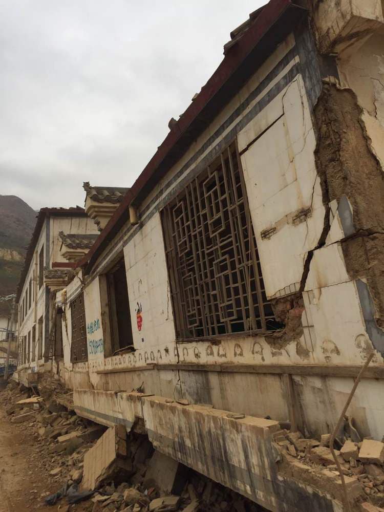 Мемориальный парк в Лунтошань. HUAXIA Architects Studio. Фото: Cheng LV