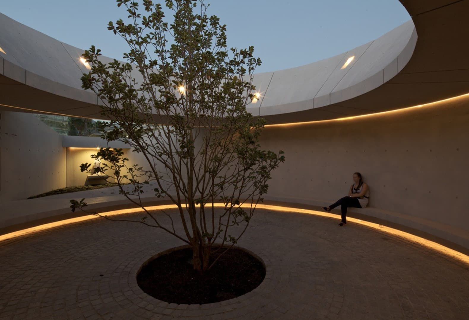 M9 Memorial. Gonzalo Mardones V Arquitectos. Фото: Nico Saeh