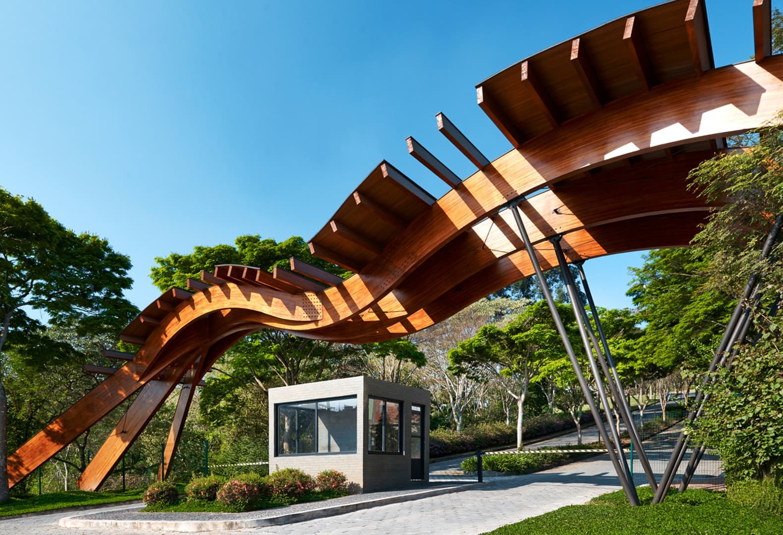 Мемориальный парк дас Сережейрас. Crisa Santos Arquitectos. Isis de Oliveira