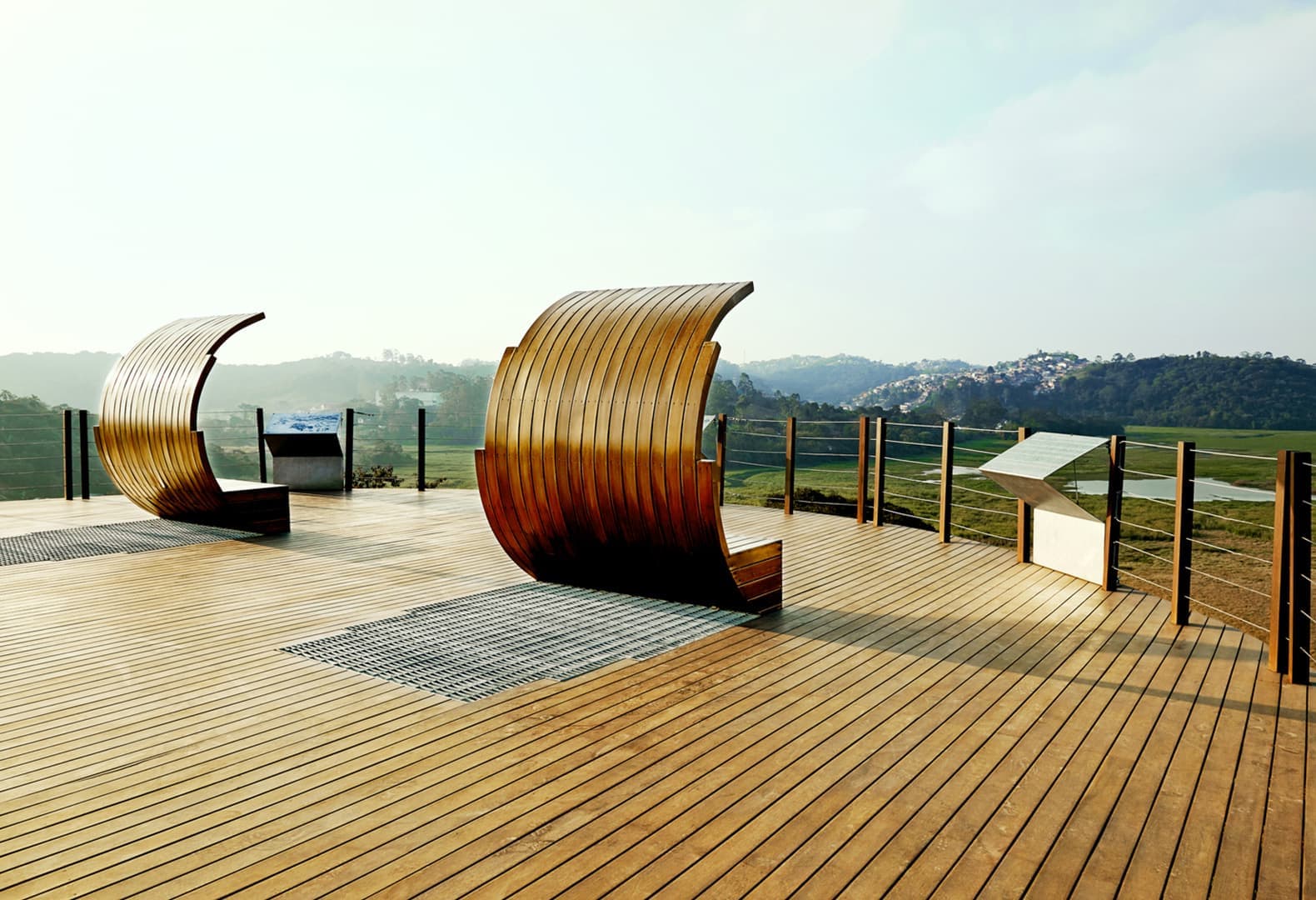 Мемориальный парк дас Сережейрас. Crisa Santos Arquitectos. Isis de Oliveira