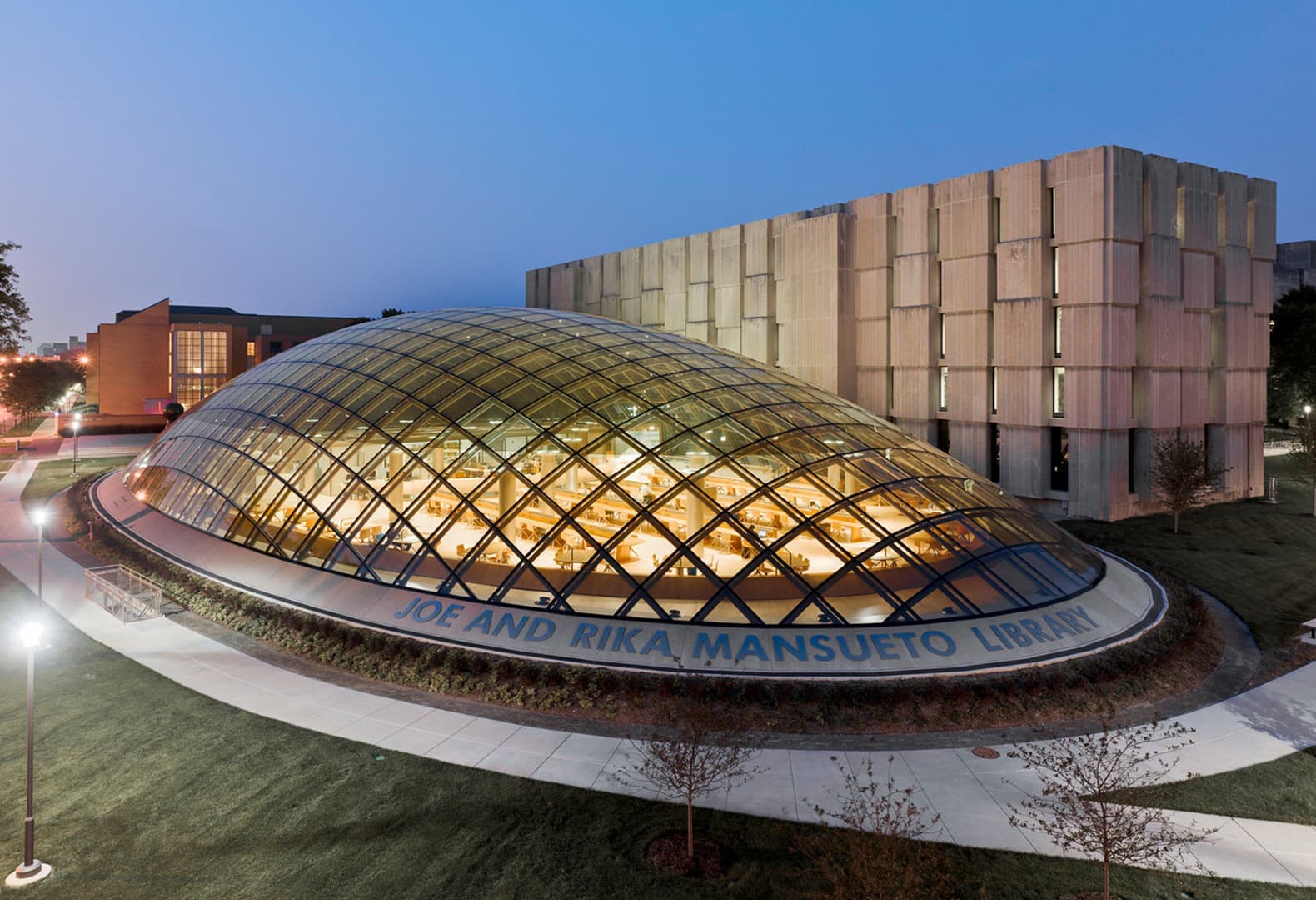 Оливия Конье. Totem