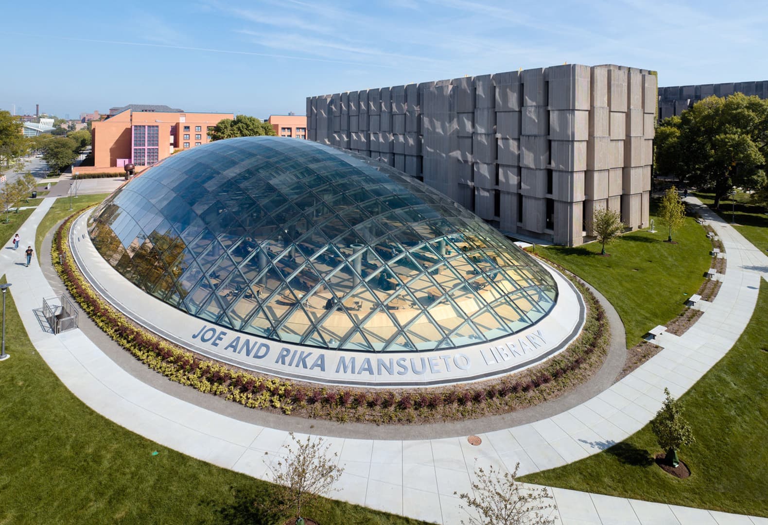 Оливия Конье. Totem