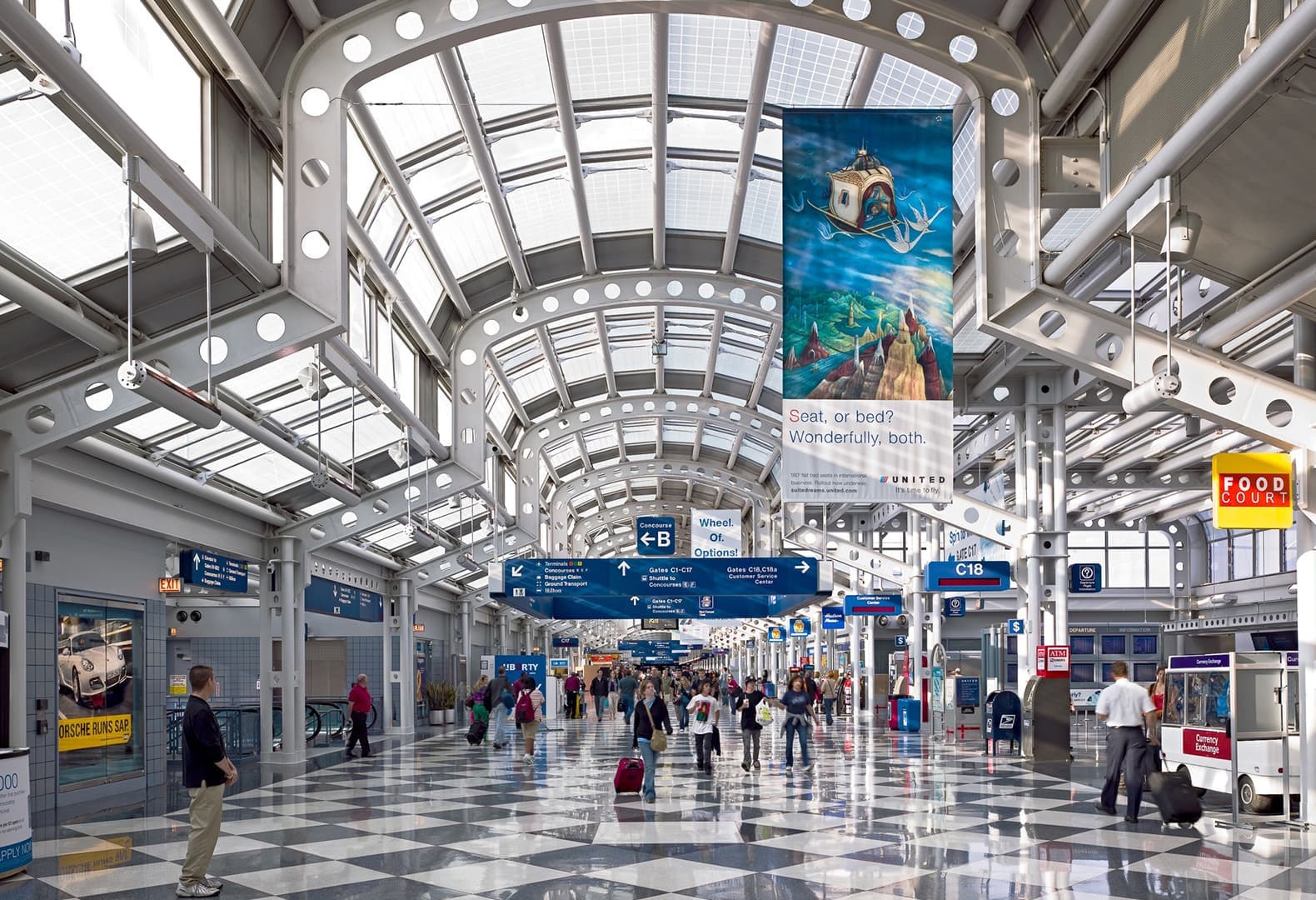 Терминал United Airlines в аэропорту О’Хара, 1986. Хельмут Ян