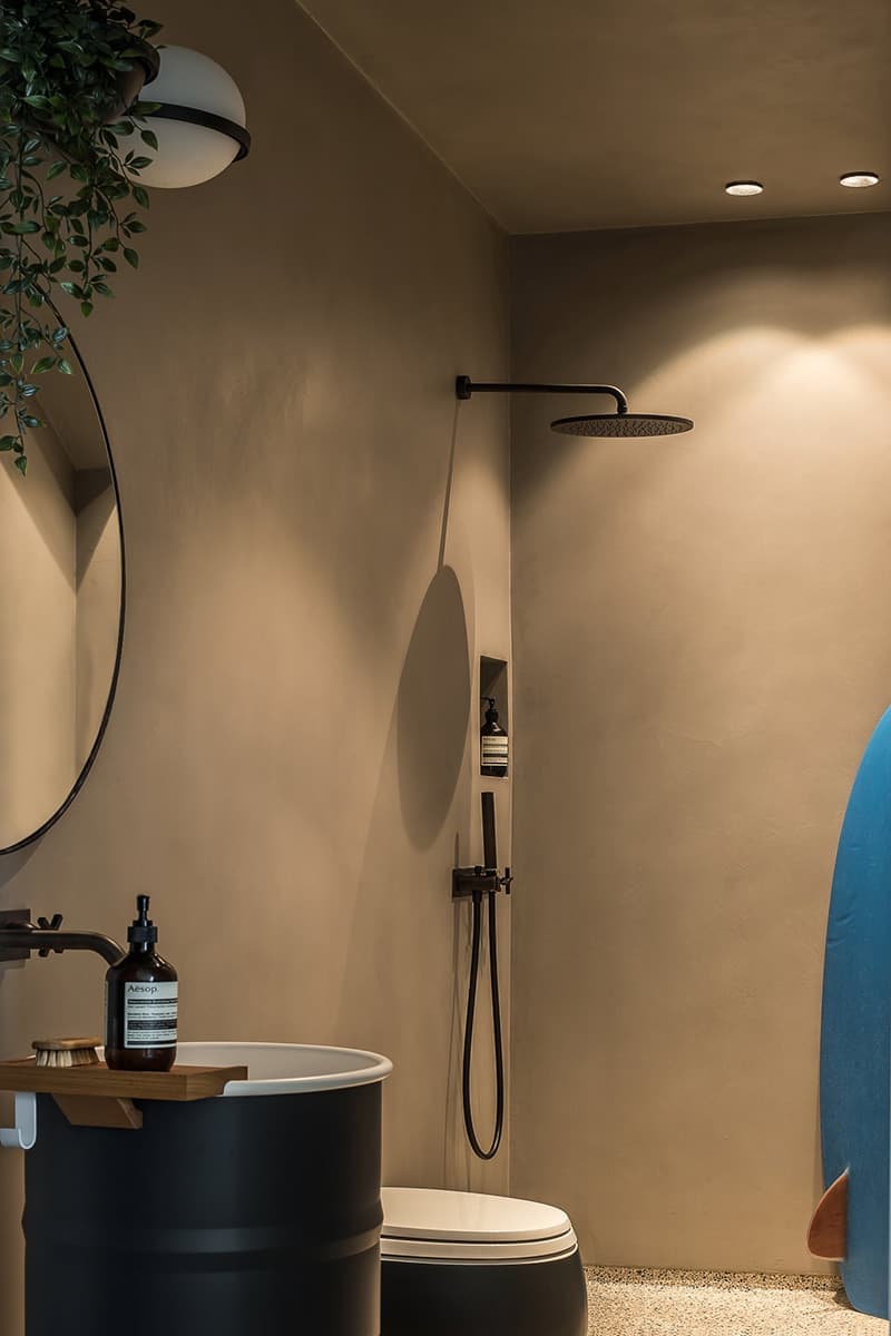 Переоборудованный гараж для жизни – проект студии Barde + vanVoltt