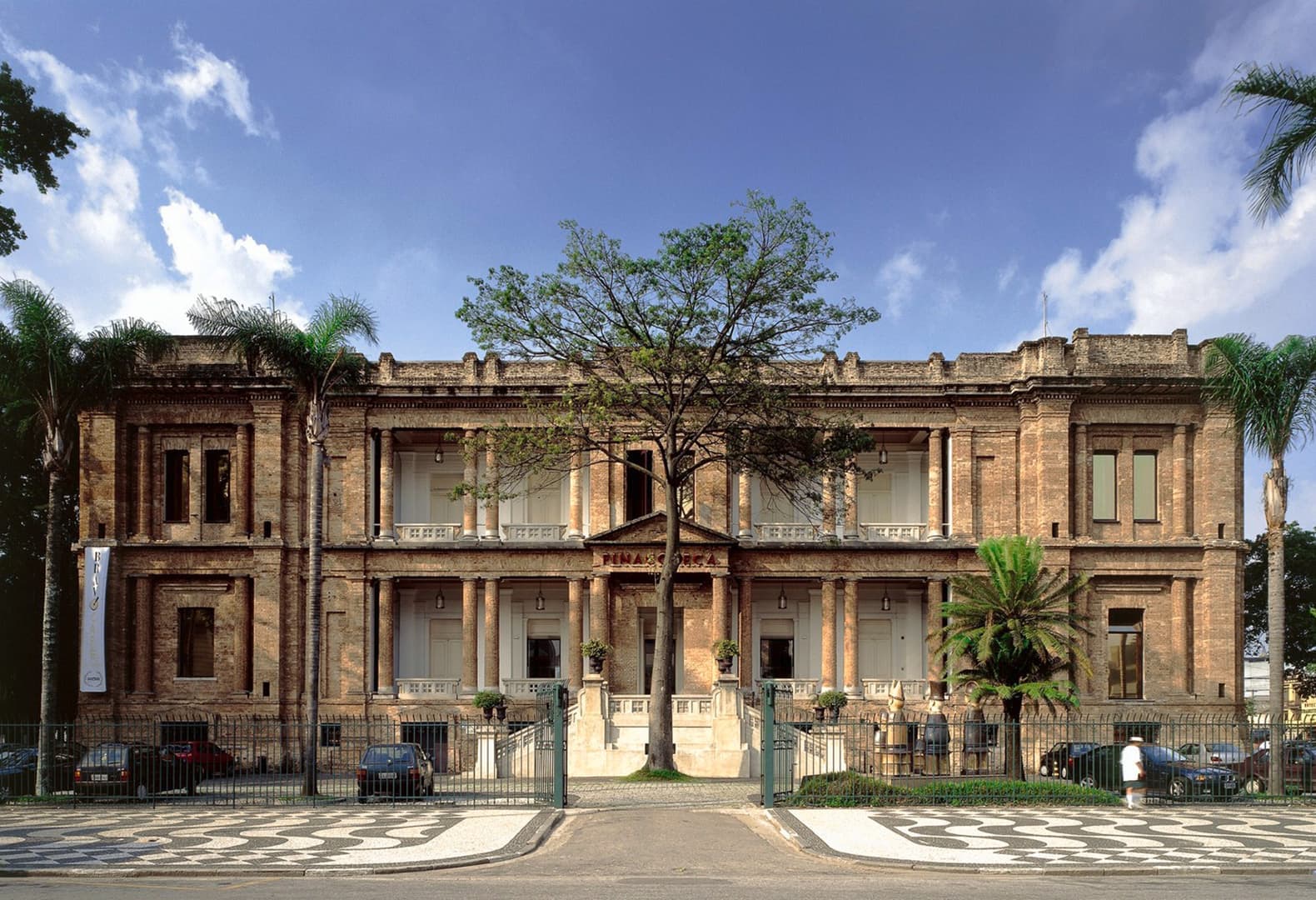 Пинакотека штата Сан-Паулу (1998). Пауло Мендес да Роша. Фото: Nelson Kon