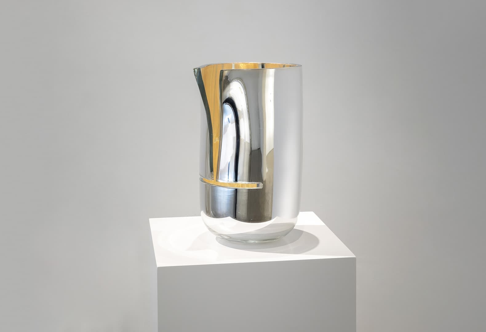 Cut Mirror Vase. Front