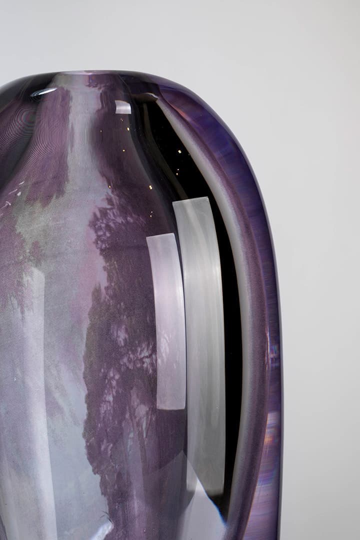 Reflection Vase. Front