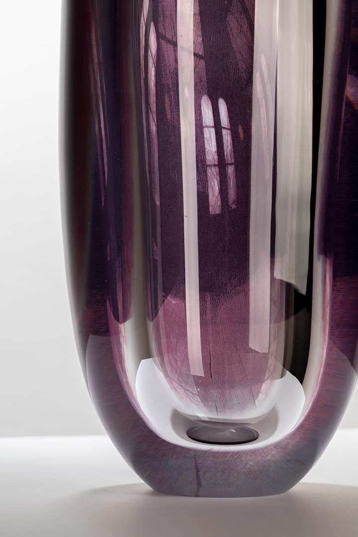 Reflection Vase. Front