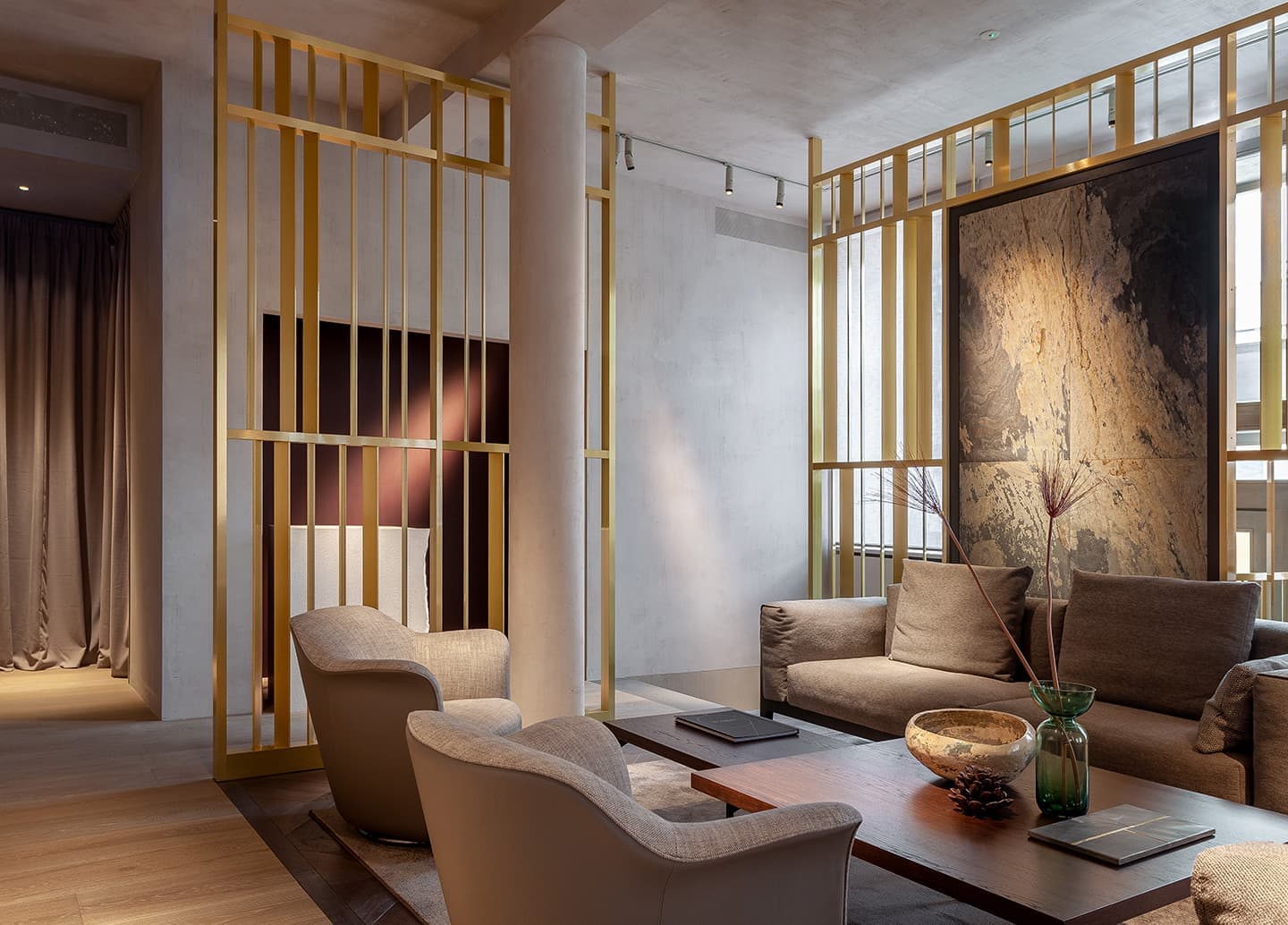 Офис продаж в особняке начала XX века – проект студии Nowadays