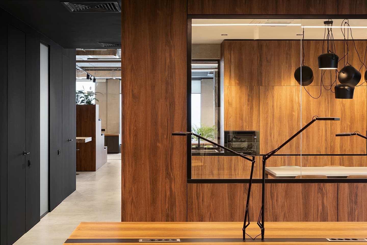 Офис компании Mercuryo.io – проект коллаборации Делателей.Офисов и дизайнера Екатерины Турбиной